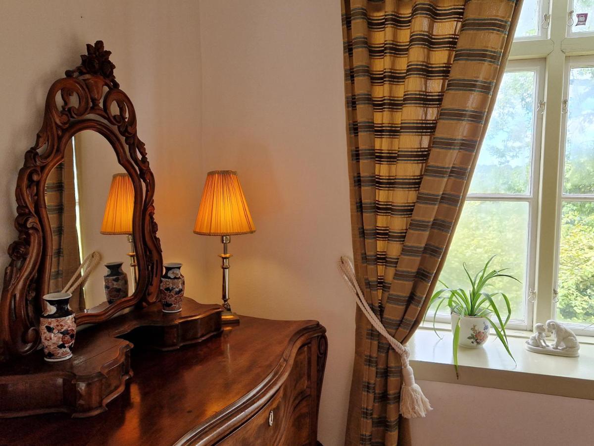 Naeaes Slott Guest House Floda  Екстериор снимка