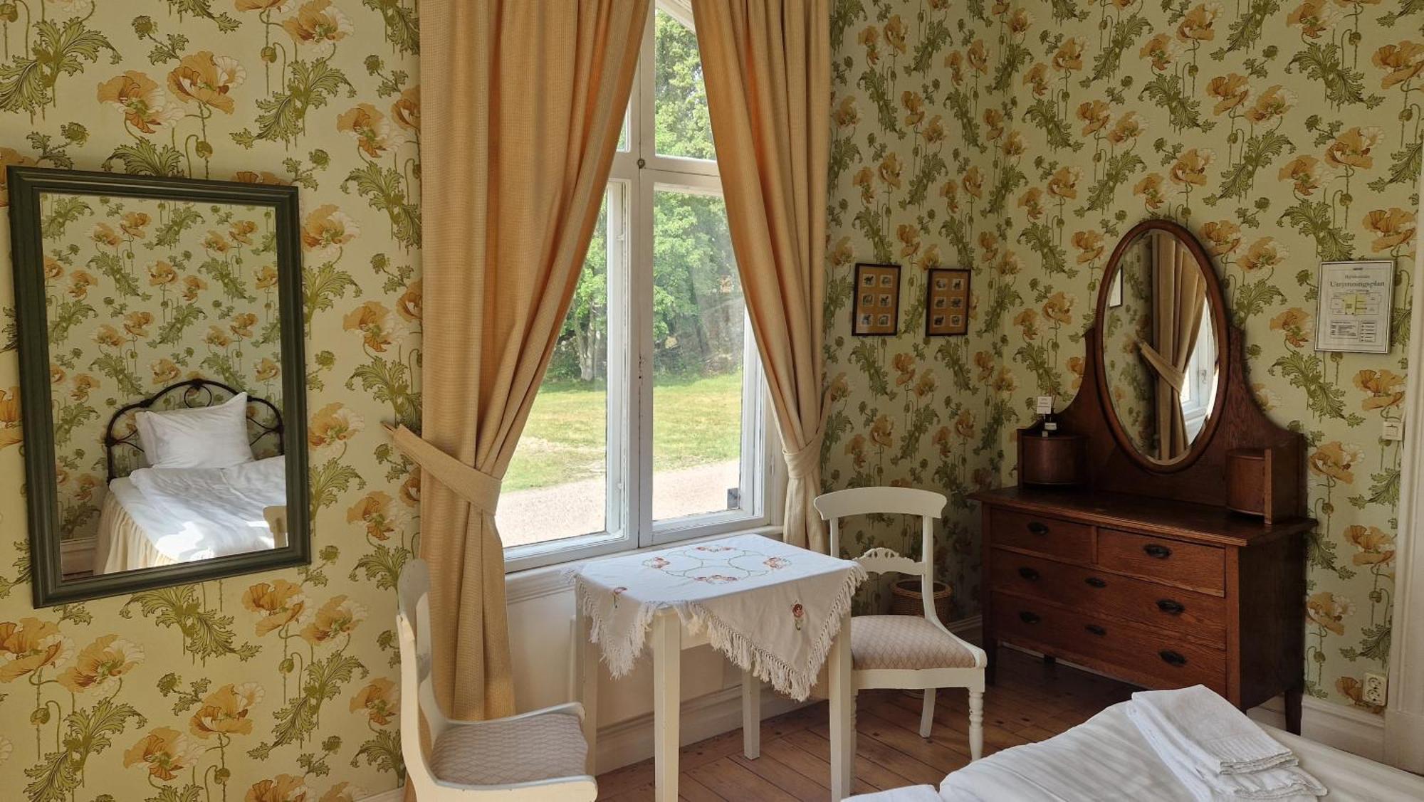 Naeaes Slott Guest House Floda  Екстериор снимка
