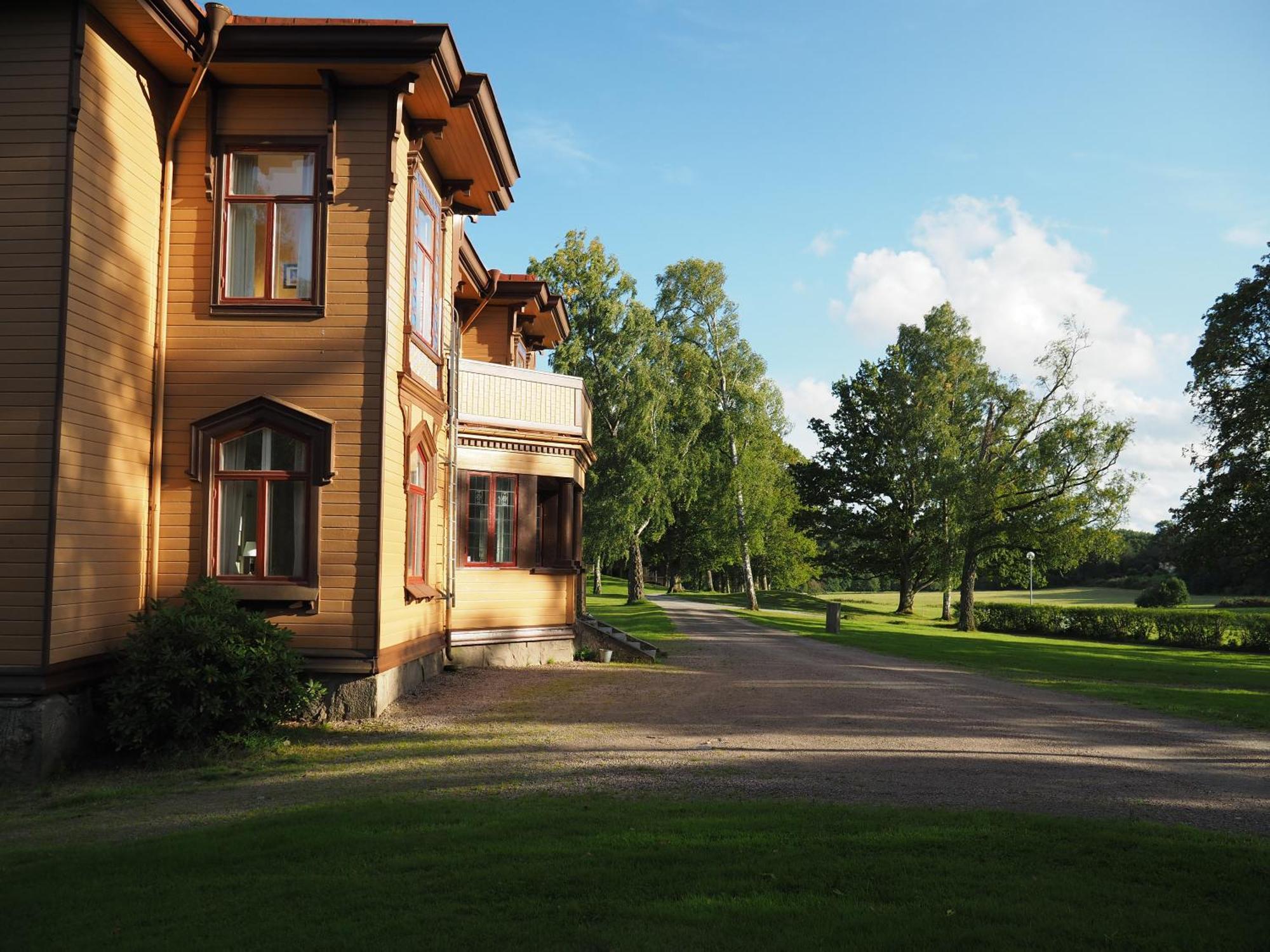 Naeaes Slott Guest House Floda  Екстериор снимка